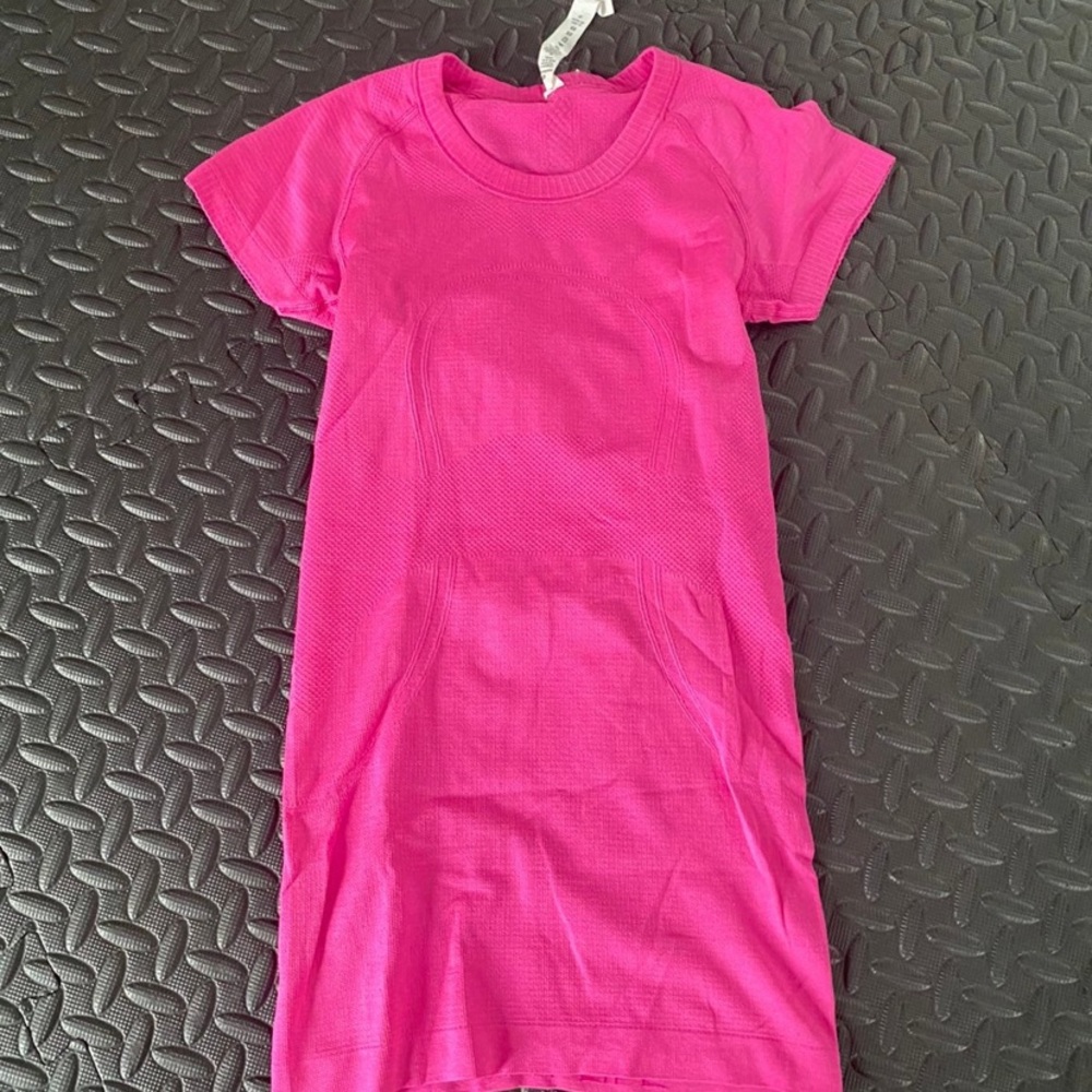 Lululemon swiftly short sleeve
